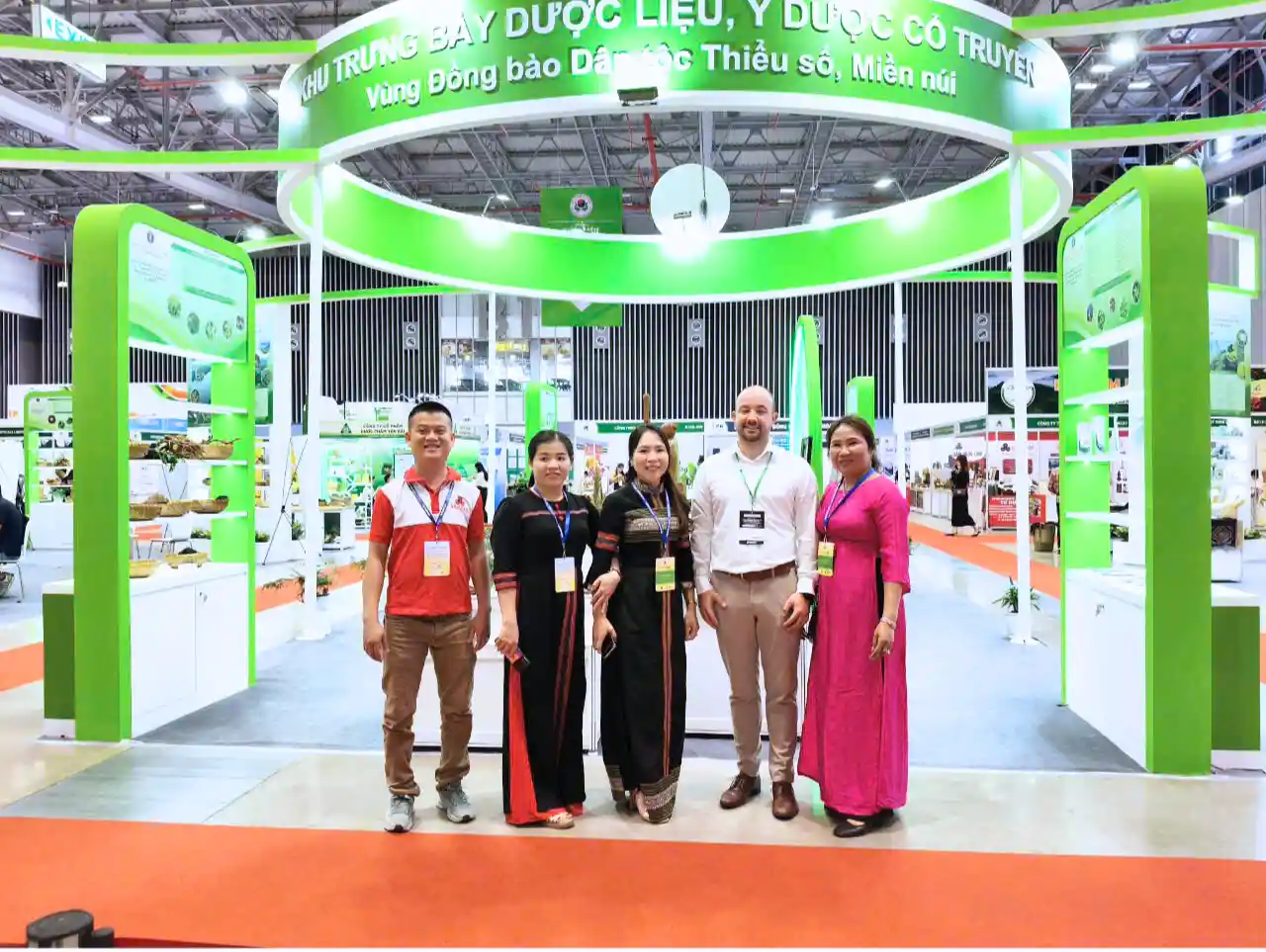Sâm Sâm Tại Hội Chợ Dược Liệu, Y Dược Cổ Truyền Và Các Sản Phẩm Từ Dược Liệu Toàn Quốc Lần Thứ Hai – Năm 2024